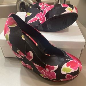 Elle Butterfly Platform Wedges